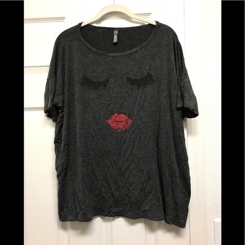 Lashes and lips tee from Vici